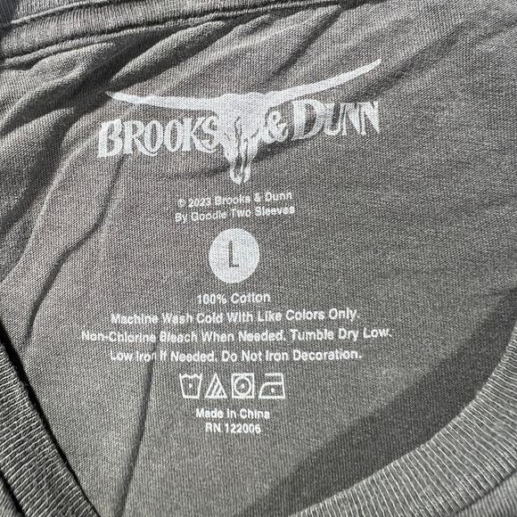 Brooks & Dunn Faded Crop Tee Women’s Large - Picture 4 of 6